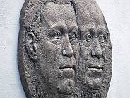 Bronzen plaquette Jan van der Eerden en Hein Berg